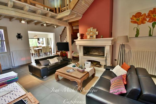 Maison à vendre 10 pièces de 220m2 à SAINT GAUDENS (31) Terrain de 2100m2 Piscine 11x5