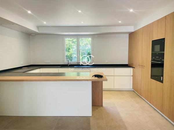 SAINT GILDAS DE RHUYS Maison 7 pièces 244 m²