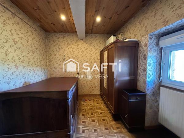 Exploitation agricole 33,9 ha avec maison, bâtiments, matériel et revenu photovoltaïque