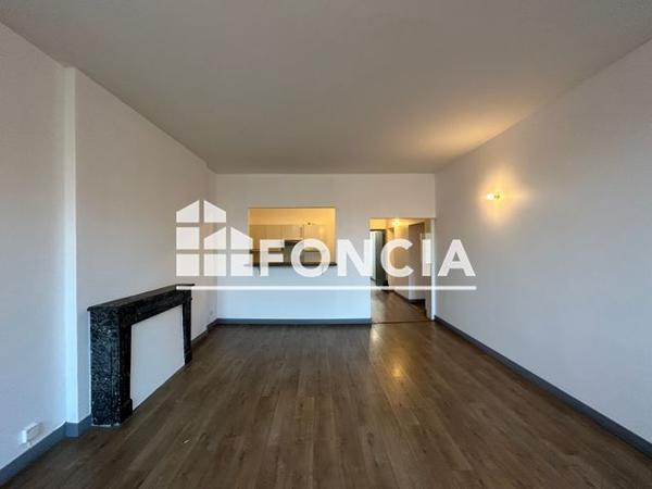 Location Appartement 4 pièces 88.4 m² - 18-20-22 PLACE DE LA HALLE Sedan 08200