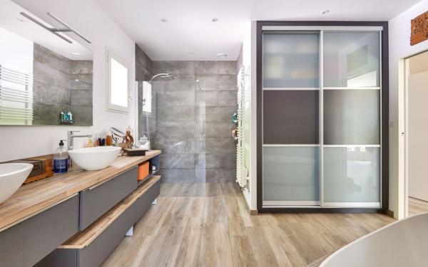 Maison à vendre    9 pièces •  Écully