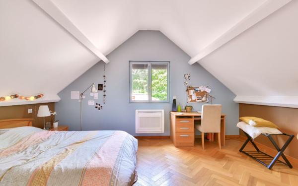 Maison à vendre    9 pièces •  Écully