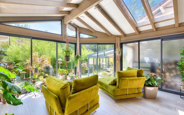 Maison à vendre    9 pièces •  Écully