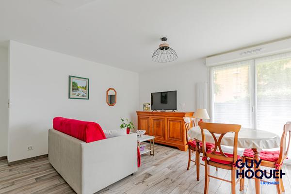 Appartement Lieusaint 3 pièce(s) avec terrasse, jardin et deux places de stationnement !