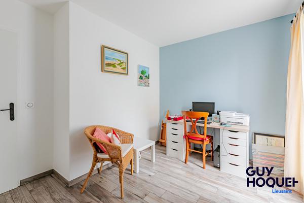Appartement Lieusaint 3 pièce(s) avec terrasse, jardin et deux places de stationnement !