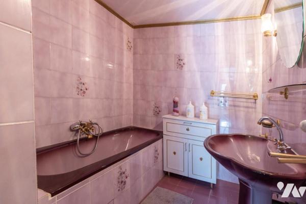 Bâtisse à Challex avec appartement de type 2 indépendant édifiée sur un terrain de 1167 m²