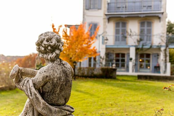 Maison à vendre    7 pièces •  Laroin