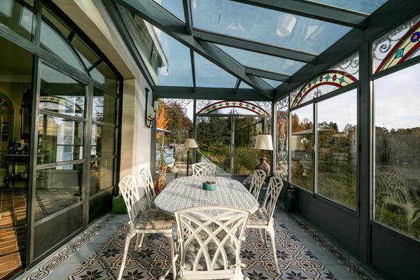 Maison à vendre    7 pièces •  Laroin