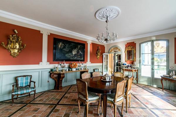 Maison à vendre    7 pièces •  Laroin