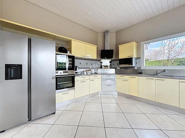 EPAGNY METZ-TESSY _ Maison individuelle de 250,67 m² avec beau jardin et piscine, à vendre