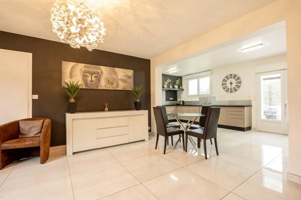 LIEUX UNIQUES ® x PROPRIÉTÉS PRIVÉES PROPOSE MAISON CONTEMPORAINE 161 M² - 1.9 HA - ROMORANTIN (41)