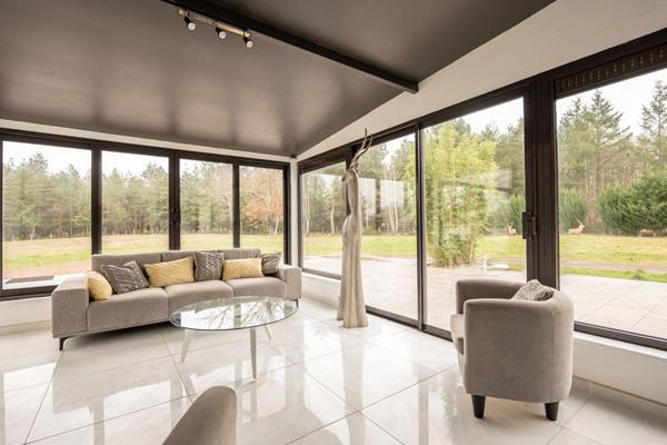 LIEUX UNIQUES ® x PROPRIÉTÉS PRIVÉES PROPOSE MAISON CONTEMPORAINE 161 M² - 1.9 HA - ROMORANTIN (41)