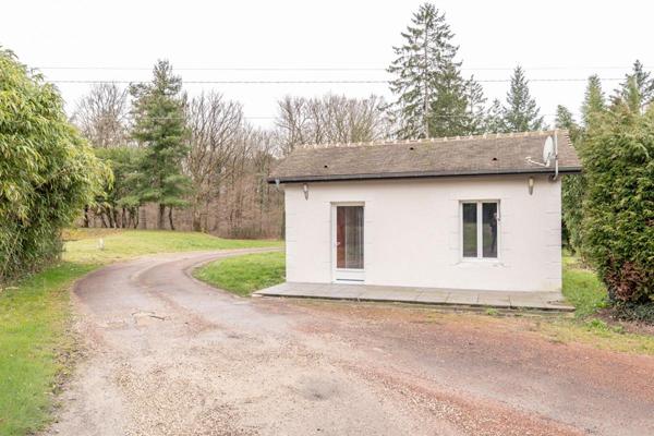 LIEUX UNIQUES ® x PROPRIÉTÉS PRIVÉES PROPOSE MAISON CONTEMPORAINE 161 M² - 1.9 HA - ROMORANTIN (41)