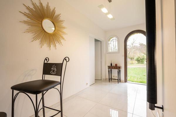 LIEUX UNIQUES ® x PROPRIÉTÉS PRIVÉES PROPOSE MAISON CONTEMPORAINE 161 M² - 1.9 HA - ROMORANTIN (41)