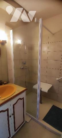 A Saint-Etienne, secteur Montplaisir,  appartement de Type 3  avec garage et cave.