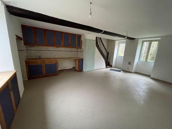 Maison à vendre à Montreuil-Poulay en Mayenne (53640), ref : 517
