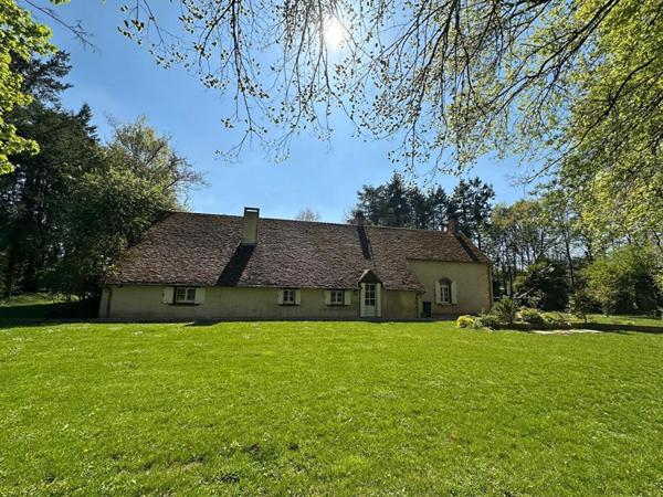 1h30 de PARIS - SPACIEUSE PROPRIETE, DEPENDANCE, SPA et JACUZZI - MAGNIFIQUE PARC de 7000 m2 environ