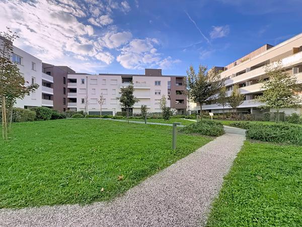A VENDRE - TOULOUSE quartier Montaudran - Appartement 2 pièces 44m² avec balcon et parking en sous-sol