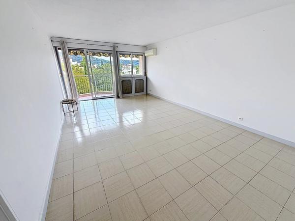 Vente                                                      Appartement
                        
                     2 pièces                      59 m2                     à Cannes