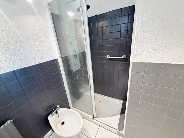 Vente                                                      Appartement
                        
                     2 pièces                      59 m2                     à Cannes