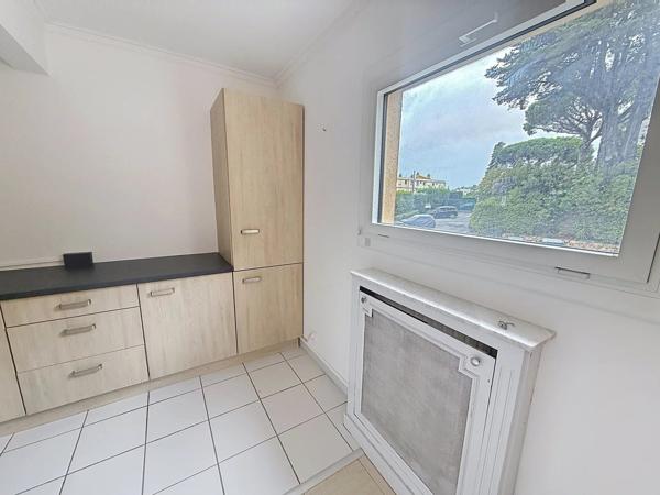 Vente                                                      Appartement
                        
                     2 pièces                      59 m2                     à Cannes