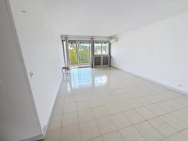 Vente                                                      Appartement
                        
                     2 pièces                      59 m2                     à Cannes