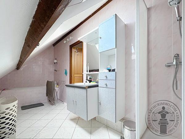 Vente                                                      Maison
                        
                     6 pièces                      145 m2                     à Auneau