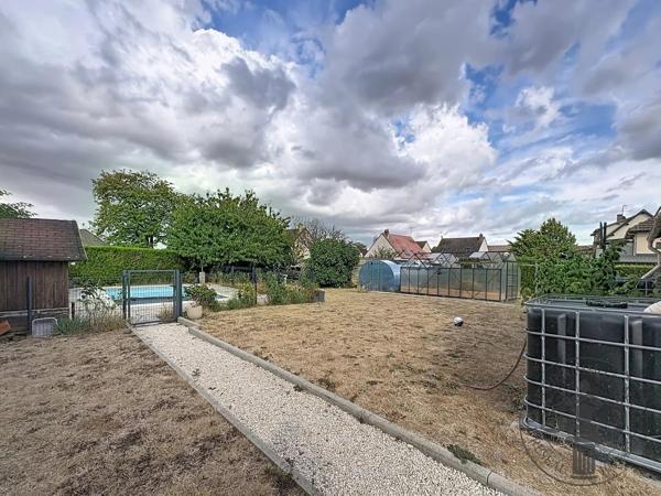 Vente                                                      Maison
                        
                     6 pièces                      145 m2                     à Auneau