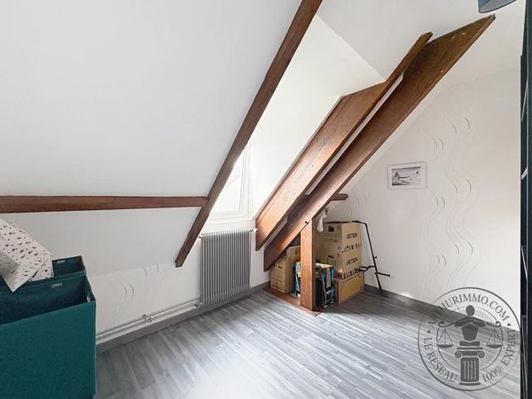 Vente                                                      Maison
                        
                     6 pièces                      145 m2                     à Auneau