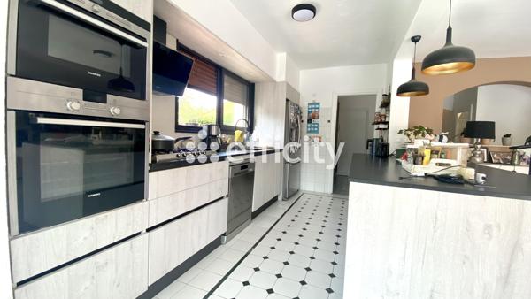 Maison 5 pièces - 147 m² Exclusivité efficity