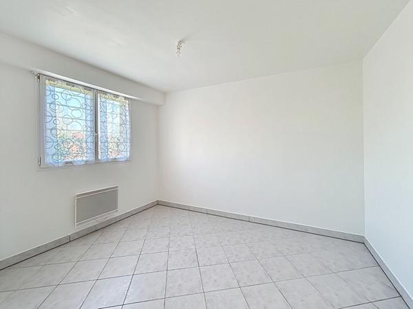 Maison de plain-pied Saint Quentin Les Anges