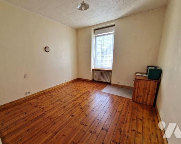 A Vendre à QUIMPER, quartier d'ERGUE-ARMEL, un appartement en duplex  situé au 1er et deuxième ...