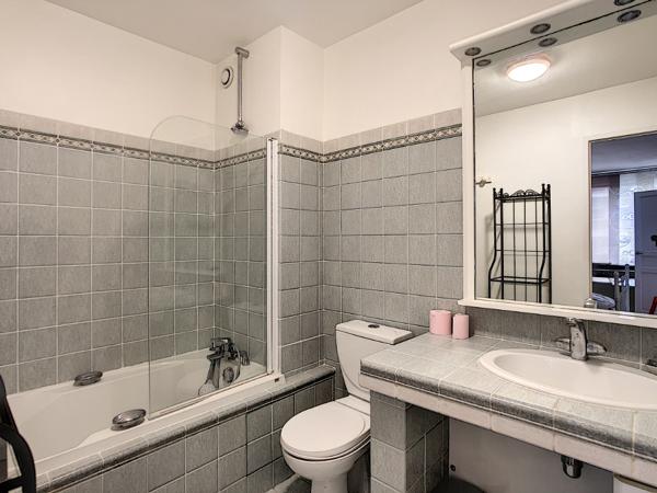 Location appartement Courbevoie - 2 pièce(s) - 40 m² - 1 285 €/mois
