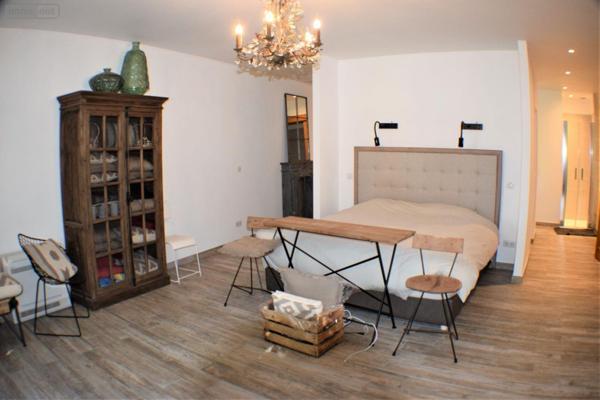 Propriété agricole à vendre à Arles dans les Bouches-du-Rhône (13280), ref : 075/140   
RAPHELE LES ARLES