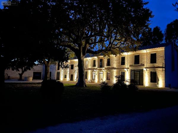 Propriété agricole à vendre à Arles dans les Bouches-du-Rhône (13280), ref : 075/140   
RAPHELE LES ARLES