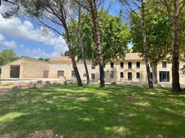 Propriété agricole à vendre à Arles dans les Bouches-du-Rhône (13280), ref : 075/140   
RAPHELE LES ARLES