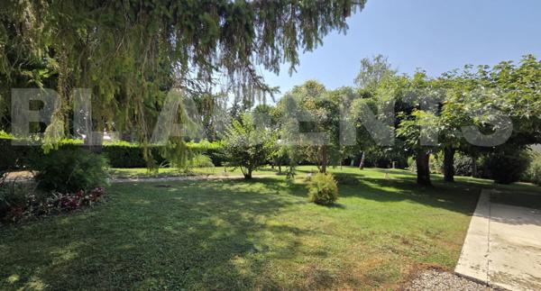 Maison avec jardin arboré et double garage – Castres Ouest