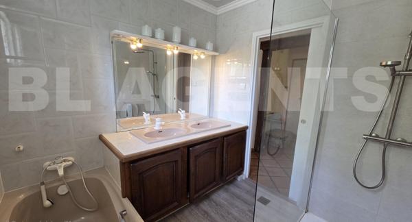 Maison avec jardin arboré et double garage – Castres Ouest