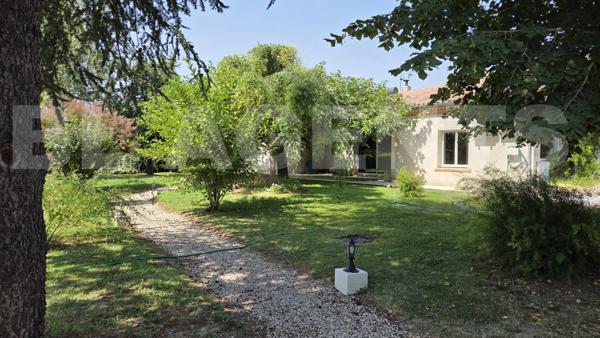Maison avec jardin arboré et double garage – Castres Ouest