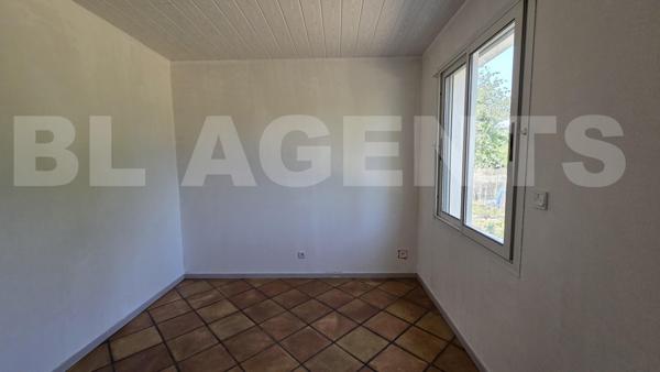 Maison avec jardin arboré et double garage – Castres Ouest