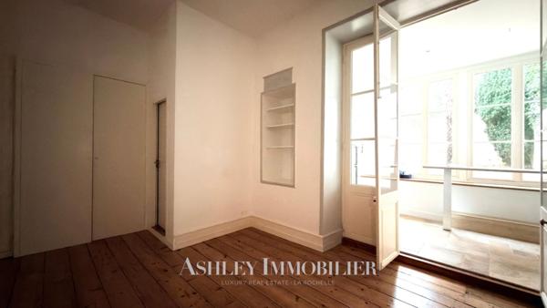 APPARTEMENT TYPE 2 A LOUER 300 M DU MARCHÉ CENTRAL