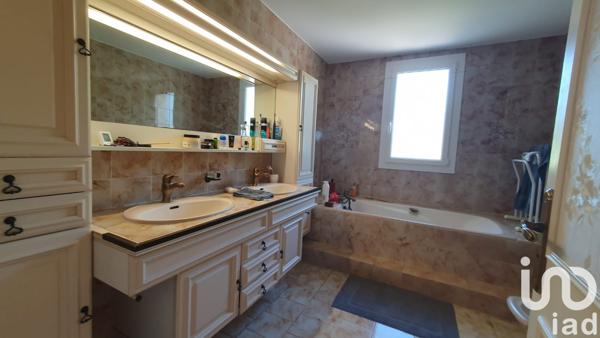 Maison à vendre 10 pièces 260 m² Saint-André-de-Roquelongue