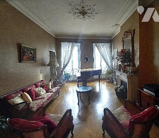 6è, appartement traversant T5 148 m² à rénover, cave et 2 chambres de service de 11 m² env, au calme