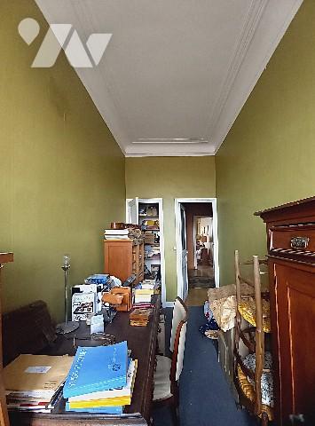 6è, appartement traversant T5 148 m² à rénover, cave et 2 chambres de service de 11 m² env, au calme