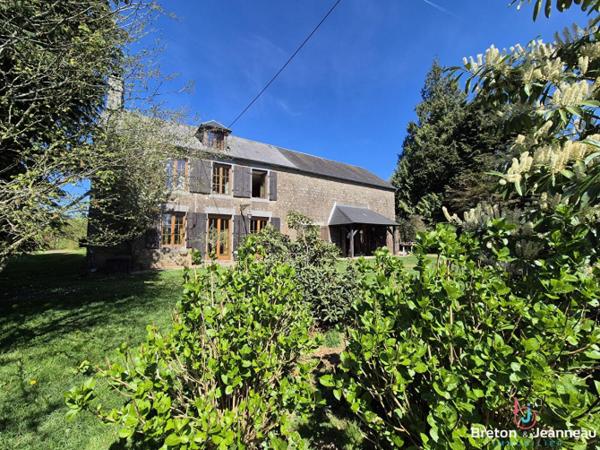 Corps de ferme sur 8 hectares secteur Domfront