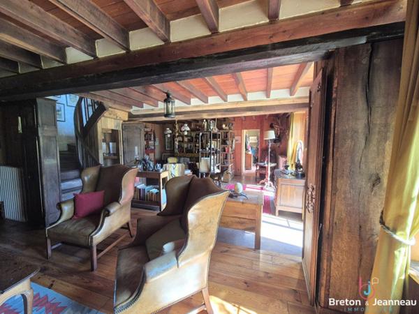 Corps de ferme sur 8 hectares secteur Domfront