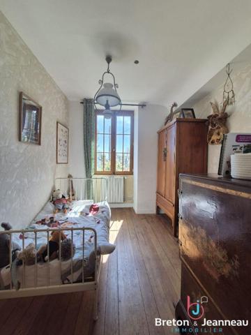 Corps de ferme sur 8 hectares secteur Domfront