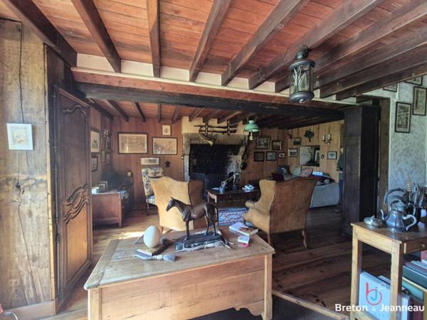 Corps de ferme sur 8 hectares secteur Domfront