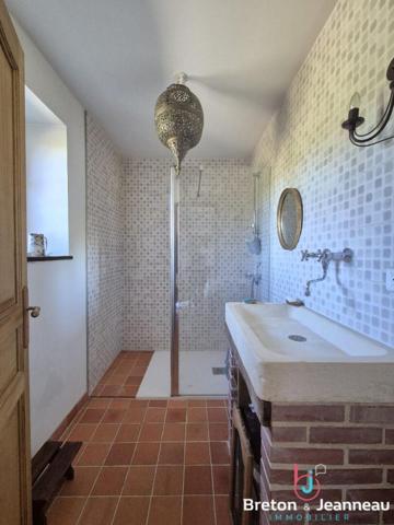 Corps de ferme sur 8 hectares secteur Domfront