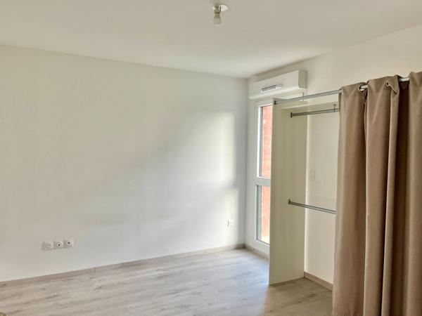 Appartement 2 pièces 41m2 avec terrasse et place de stationnement à BAISIEUX (59)